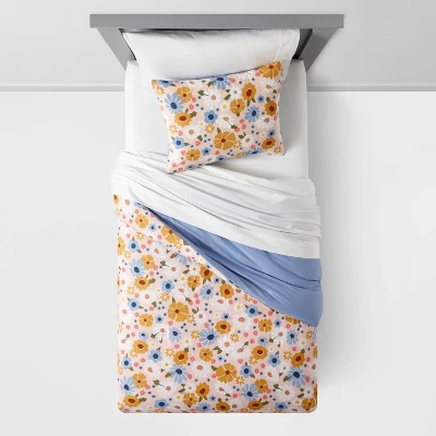 Vintage Floral Print Kids' Comforter Set - Pillowfort™ 2 Vintage Floral Print Kids' Comforter Set - Pillowfort™ - Image 2