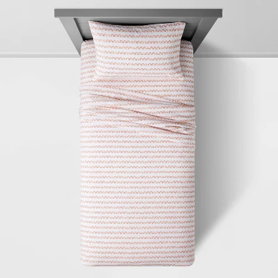 Rainbow Scallop Cotton Kids' Sheet Set - Pillowfort™ 2 Rainbow Scallop Cotton Kids' Sheet Set - Pillowfort™ - Image 2