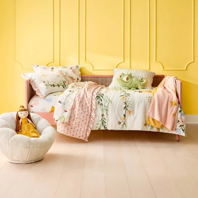 Princess 'Follow Your Dreams' Kids' Throw Blanket - The Disney Collection By Pillowfort™ 1 Princess 'Follow Your Dreams' Kids' Throw Blanket - The Disney Collection By Pillowfort™