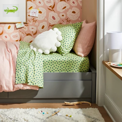 Dotted Microfiber Kids' Sheet Set - Pillowfort™ 4 Dotted Microfiber Kids' Sheet Set - Pillowfort™ - Image 4