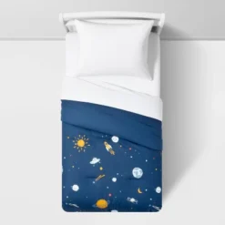 Space Cotton Kids' Comforter Set Navy - Pillowfort™ 7 Space Cotton Kids' Comforter Set Navy - Pillowfort™ -Baby House GUEST 6e7cd98e 7a35 4efc bb11 21aa72a97033 1
