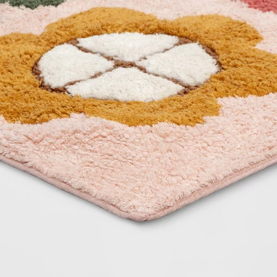 House Shaped Kids' Accent Rug - Pillowfort™ 2 House Shaped Kids' Accent Rug - Pillowfort™ - Image 2