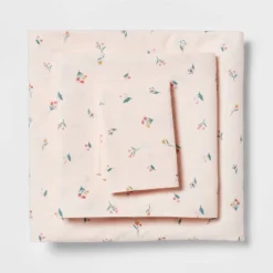 In The Garden Kids' Bedding Set With Sheets - Pillowfort™ 10 In The Garden Kids' Bedding Set With Sheets - Pillowfort™ -Baby House GUEST df4a80be c6d3 4f45 9143 2919fe73e663