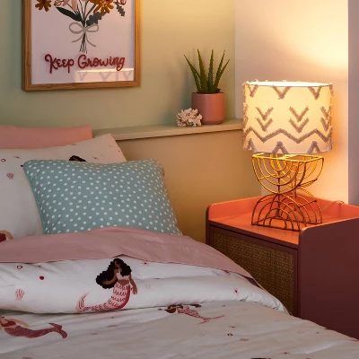 Boho Rattan Kids' Table Lamp - Pillowfort™ 4 Boho Rattan Kids' Table Lamp - Pillowfort™ - Image 4