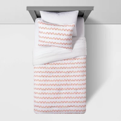 Rainbow Scallop Cotton Kids' Comforter Set - Pillowfort™ 2 Rainbow Scallop Cotton Kids' Comforter Set - Pillowfort™ - Image 2